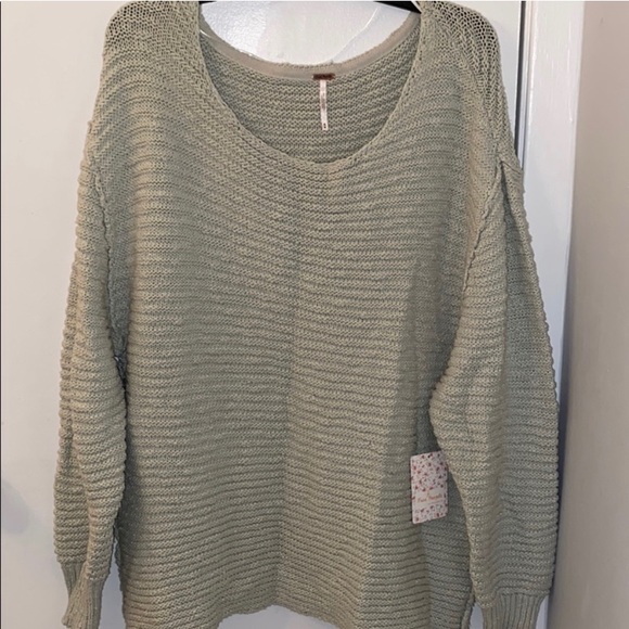 NWT:  Free People Menace Sweater Color Moss Medium $128 - Picture 3 of 5
